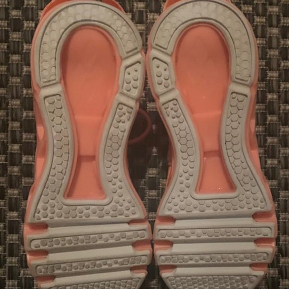 Just So So Women's Active Sneaker - Picture 5 of 5